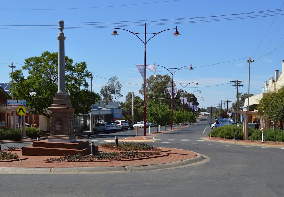 Ouyen to Melbourne Airport (MEL) | Reliable Airport Transfer
