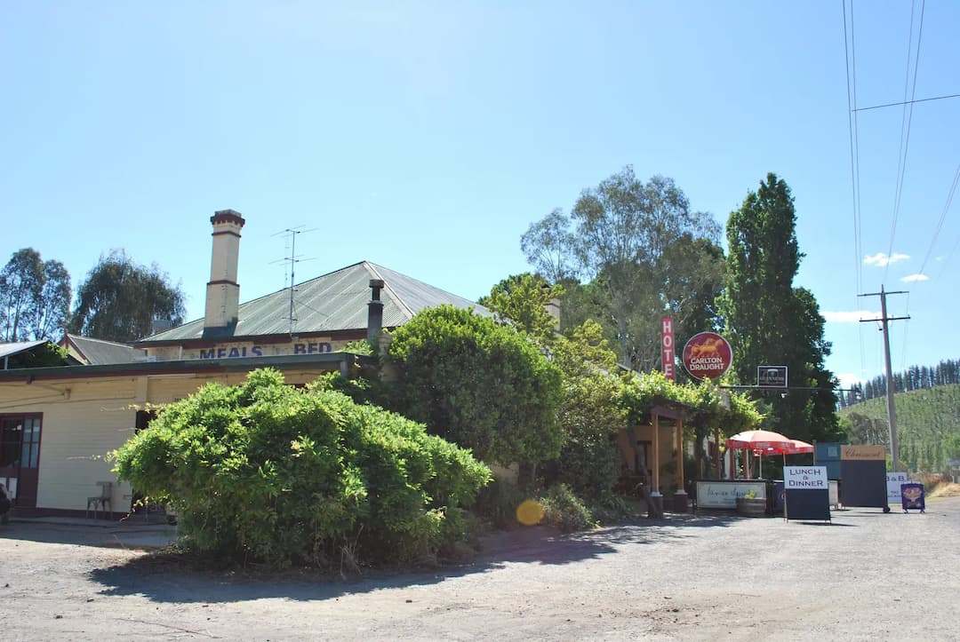 Ovens to Melbourne Airport (MEL) | Reliable Airport Transfer