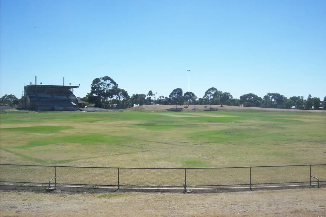 Skinners Flat to Melbourne Airport (MEL) | Reliable Airport Transfer