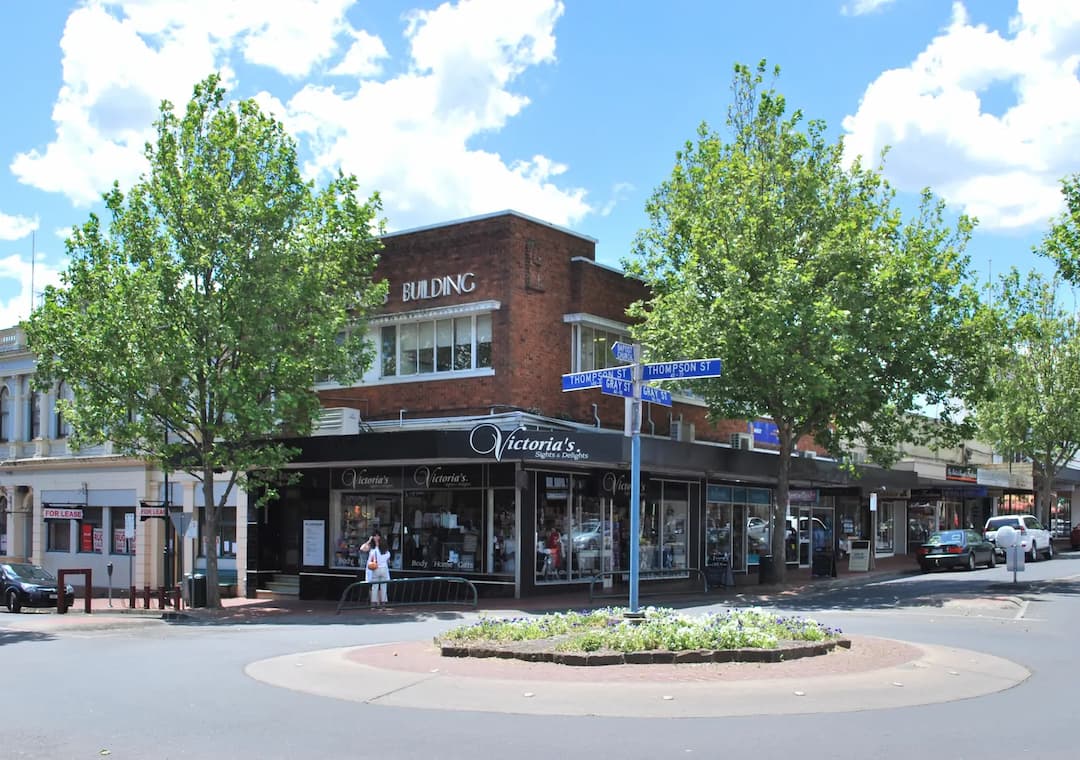Hamilton to Melbourne Airport (MEL) | Reliable Airport Transfer