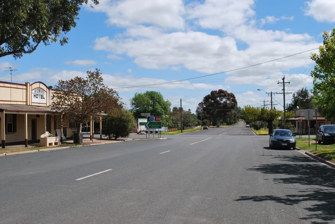 Raywood to Melbourne Airport (MEL) | Reliable Airport Transfer
