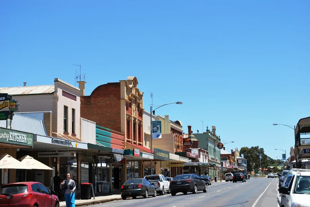 St Arnaud East to Melbourne Airport (MEL) | Reliable Airport Transfer