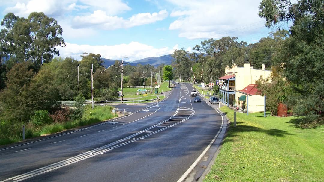 Launching Place to Melbourne Airport (MEL) | Reliable Airport Transfer