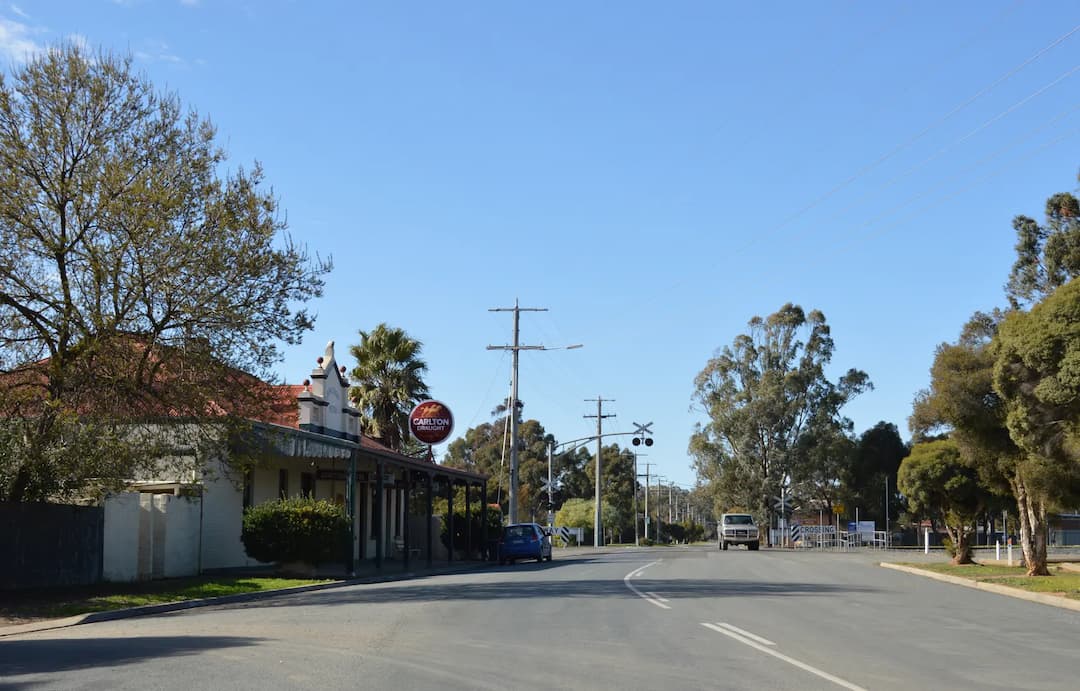 Toolamba West to Melbourne Airport (MEL) | Reliable Airport Transfer