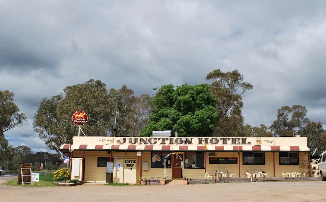 Ravenswood South to Melbourne Airport (MEL) | Reliable Airport Transfer