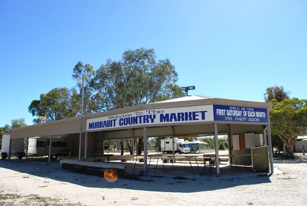 Gonn Crossing to Melbourne Airport (MEL) | Reliable Airport Transfer