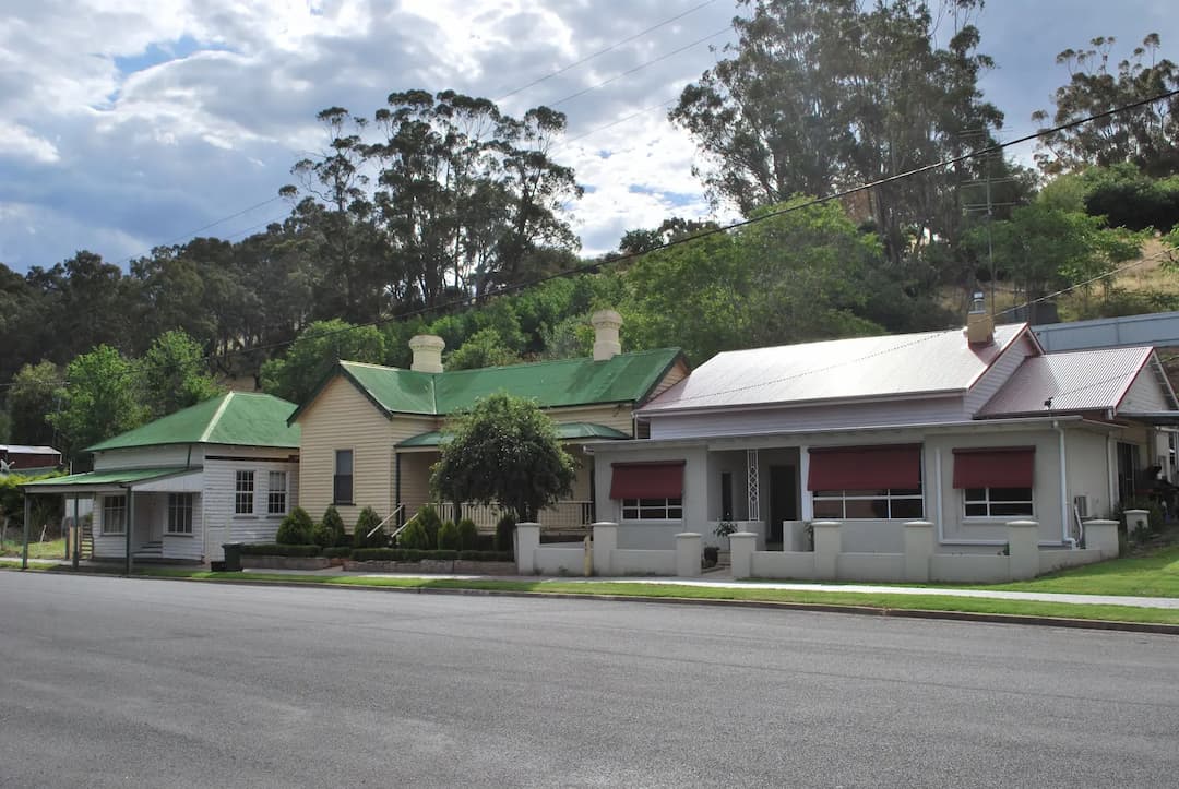 Harrow to Melbourne Airport (MEL) | Reliable Airport Transfer