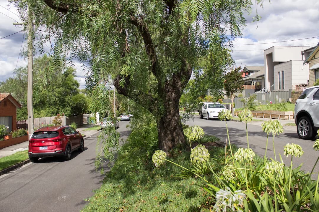 Johnstones Hill to Melbourne Airport (MEL) | Reliable Airport Transfer