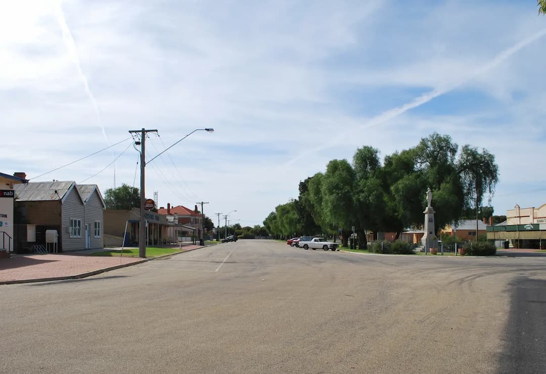Quambatook to Melbourne Airport (MEL) | Reliable Airport Transfer