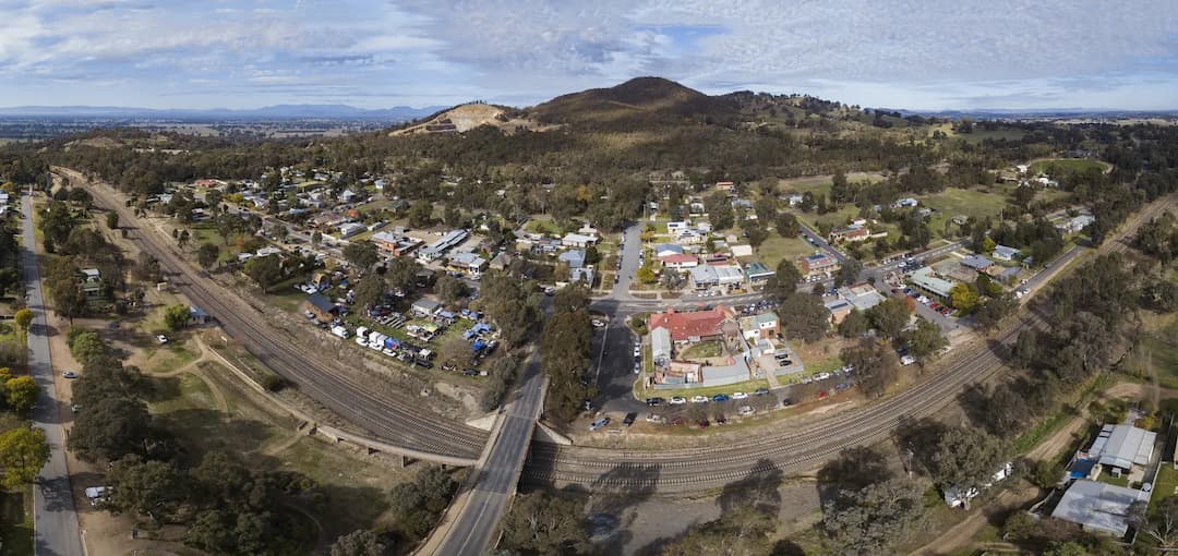 Glenrowan to Melbourne Airport (MEL) | Reliable Airport Transfer