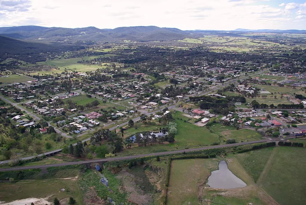 Running Creek to Melbourne Airport (MEL) | Reliable Airport Transfer