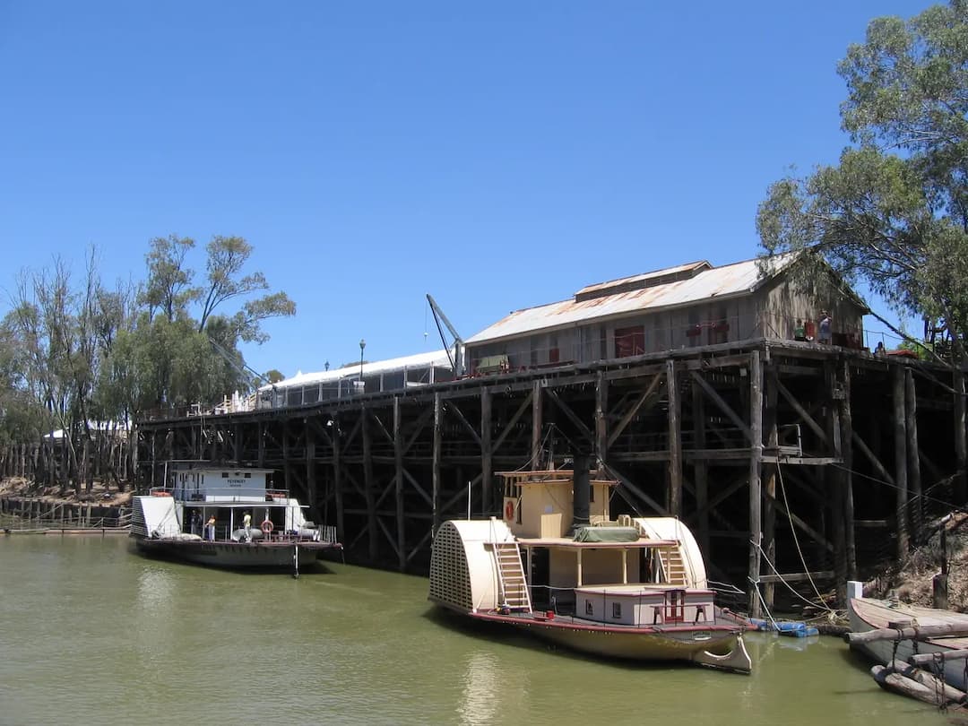 Echuca East to Melbourne Airport (MEL) | Reliable Airport Transfer