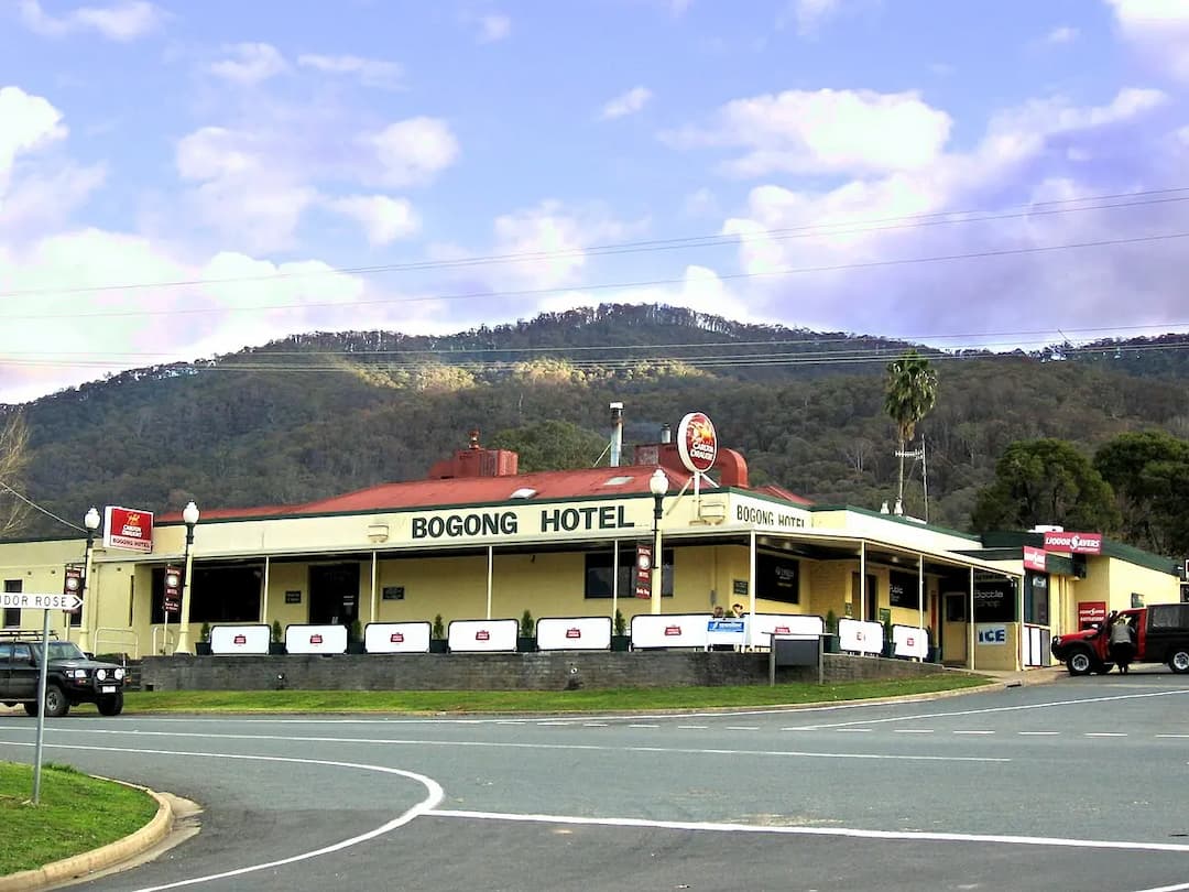 Tawonga to Melbourne Airport (MEL) | Reliable Airport Transfer