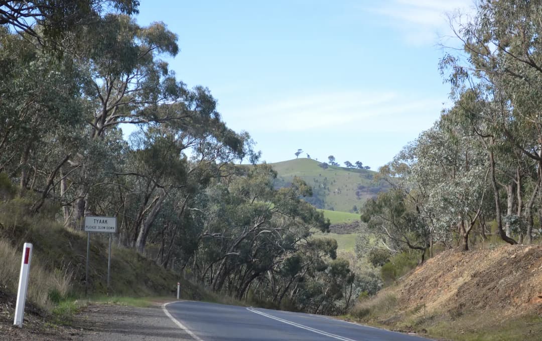 Tyaak to Melbourne Airport (MEL) | Reliable Airport Transfer