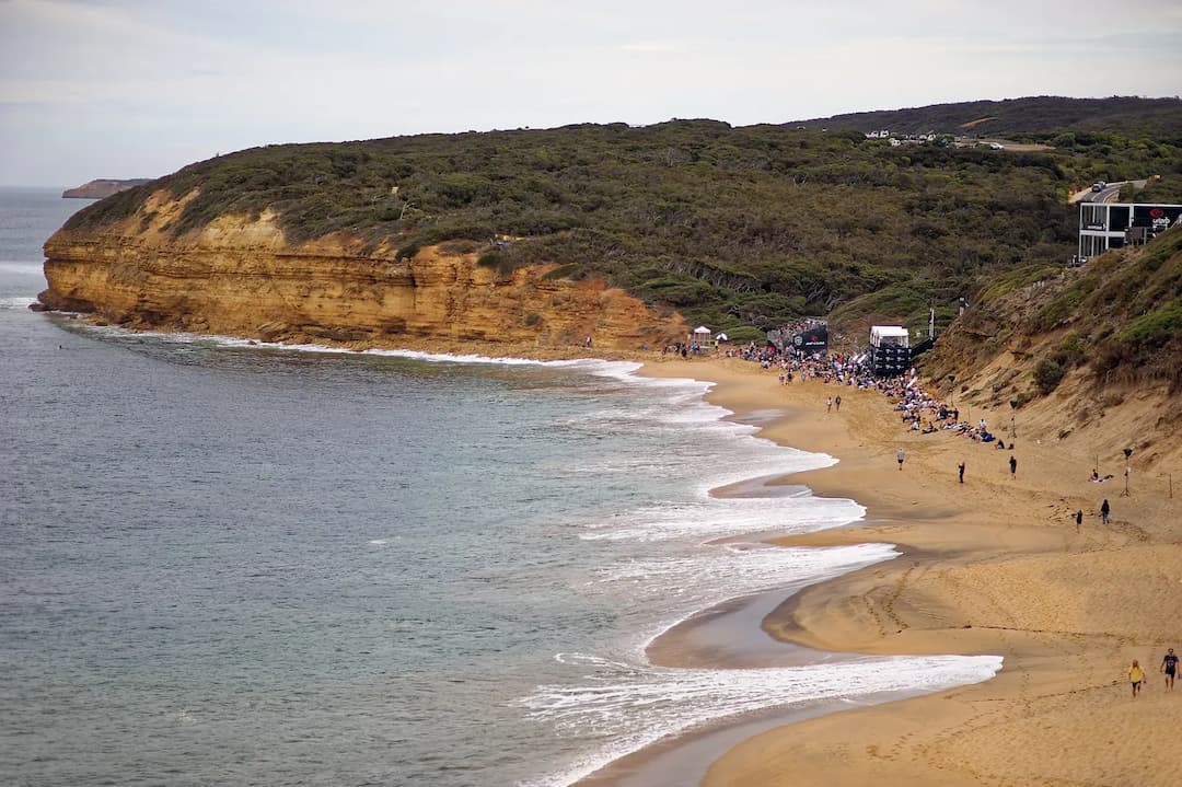 Surf Beach to Melbourne Airport (MEL) | Reliable Airport Transfer