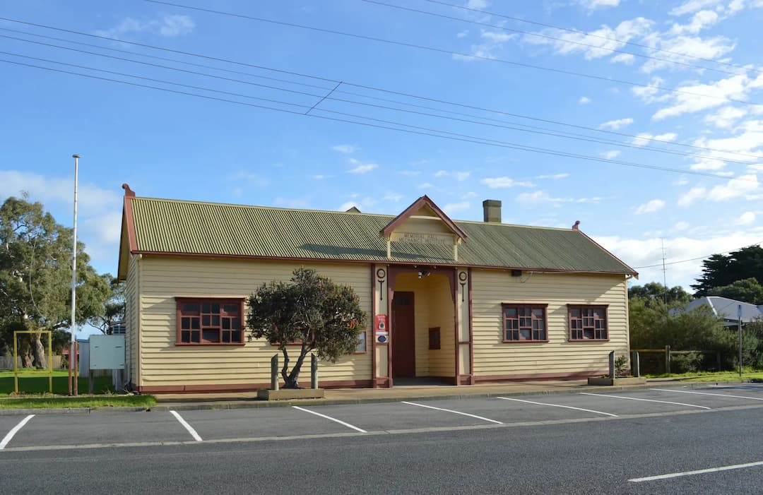 Tarwin Lower to Melbourne Airport (MEL) | Reliable Airport Transfer