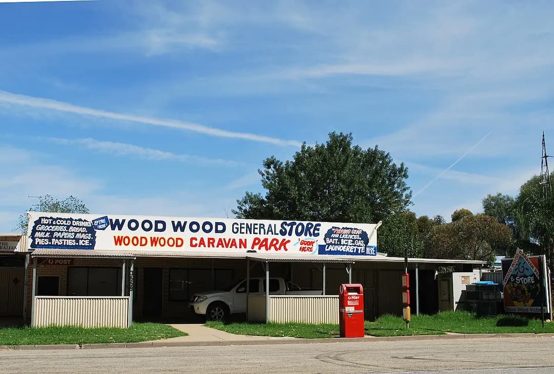 Wood Wood to Melbourne Airport (MEL) | Reliable Airport Transfer