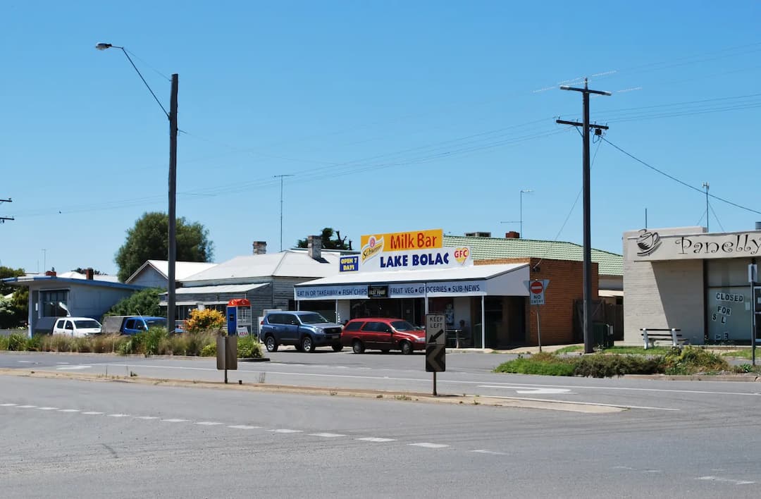 Lake Bolac to Melbourne Airport (MEL) | Reliable Airport Transfer