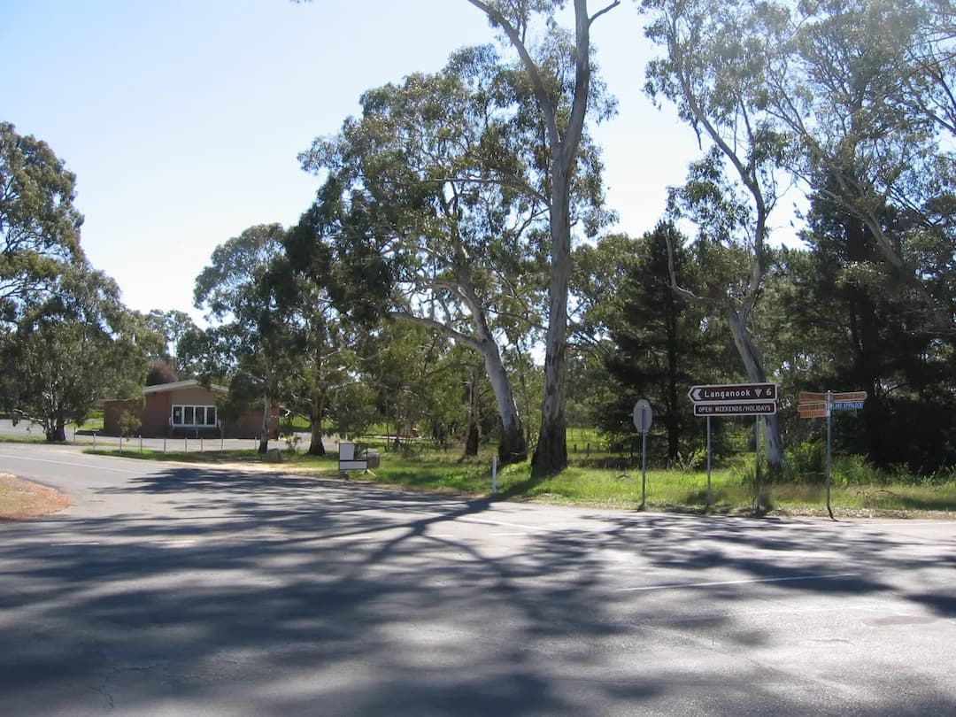 Sutton Grange to Melbourne Airport (MEL) | Reliable Airport Transfer