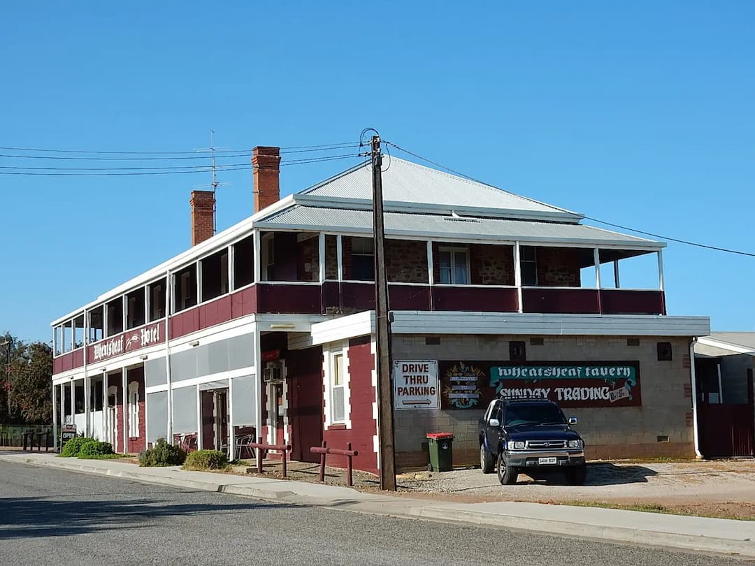 Wheatsheaf to Melbourne Airport (MEL) | Reliable Airport Transfer