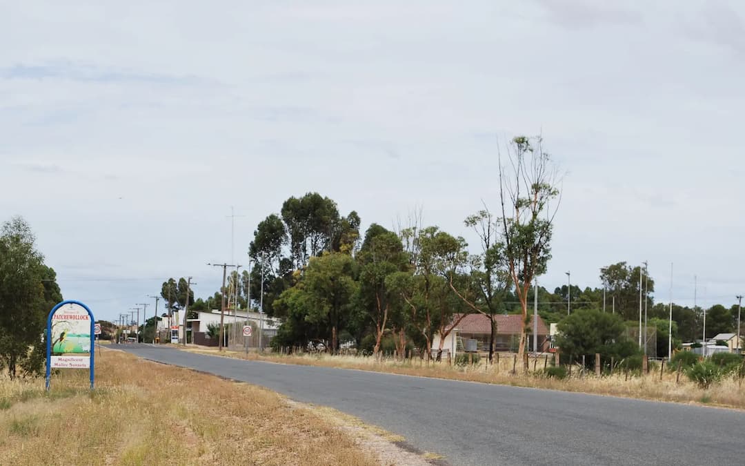 Patchewollock to Melbourne Airport (MEL) | Reliable Airport Transfer