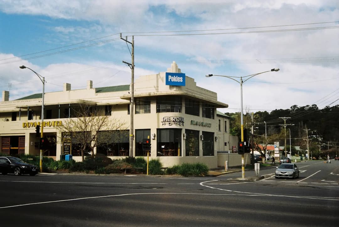 Upper Ferntree Gully to Melbourne Airport (MEL) | Reliable Airport Transfer