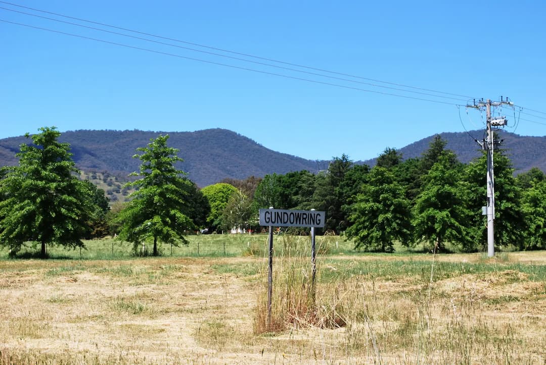 Gundowring to Melbourne Airport (MEL) | Reliable Airport Transfer