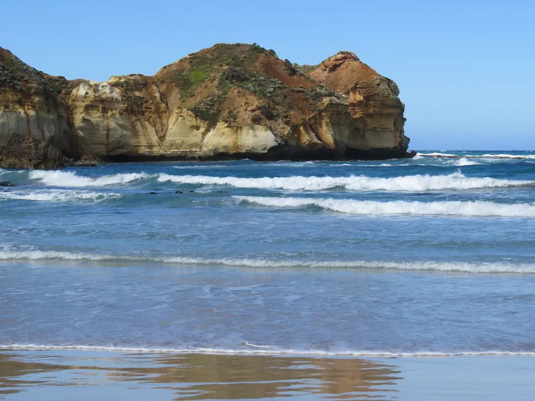 The Cove to Melbourne Airport (MEL) | Reliable Airport Transfer