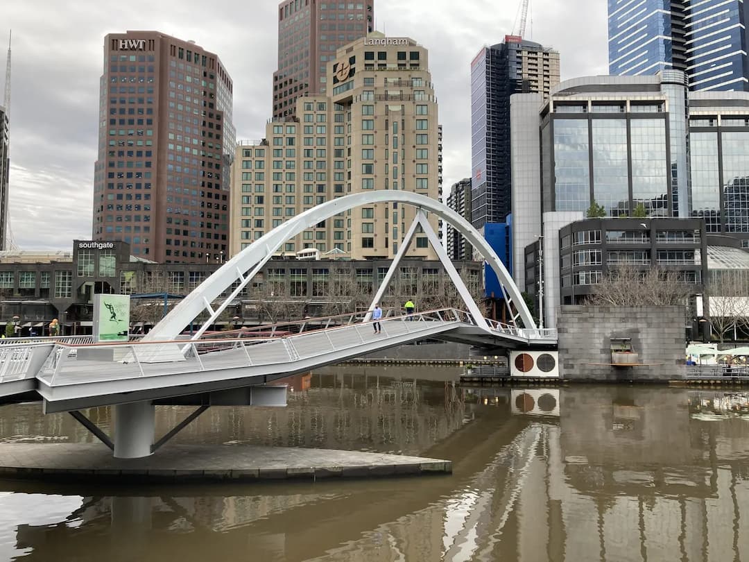 Wando Bridge to Melbourne Airport (MEL) | Reliable Airport Transfer