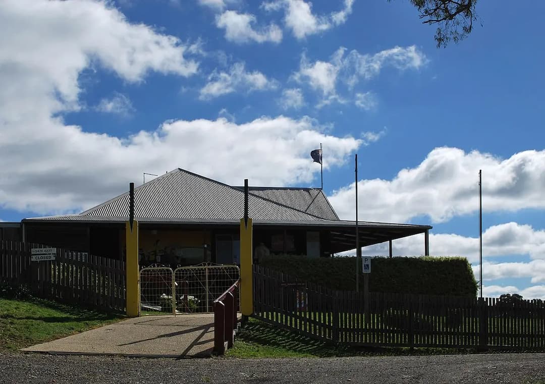 Shepherds Flat to Melbourne Airport (MEL) | Reliable Airport Transfer