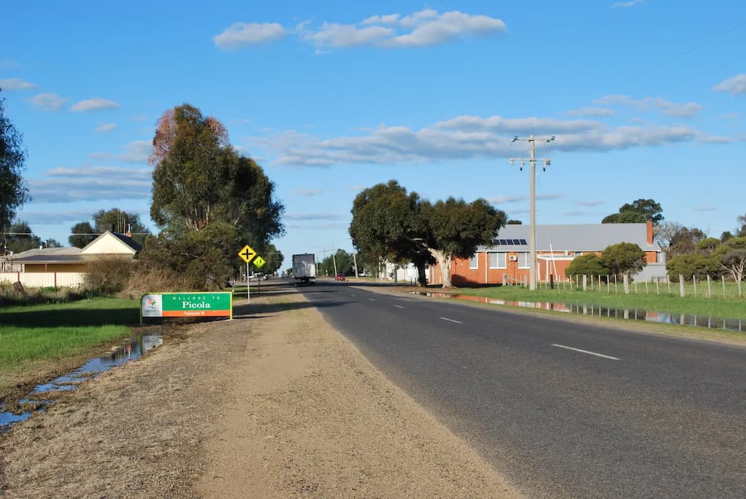 Picola West to Melbourne Airport (MEL) | Reliable Airport Transfer