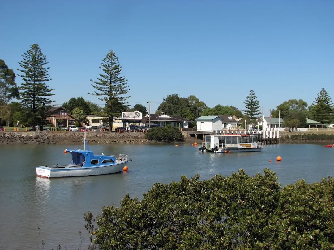 Tooradin to Melbourne Airport (MEL) | Reliable Airport Transfer