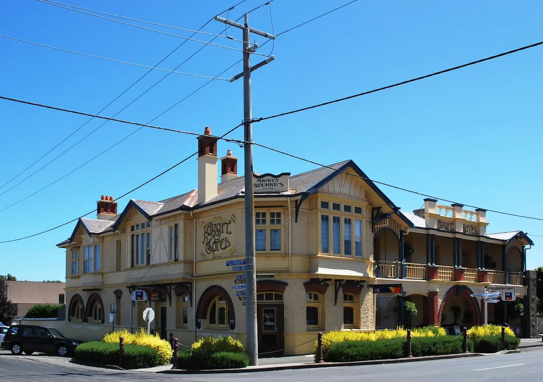 Koroit to Melbourne Airport (MEL) | Reliable Airport Transfer