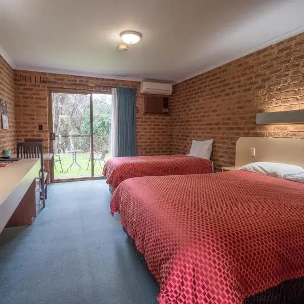 Eildon to Melbourne Airport (MEL) | Elevated Airport Transfer Experience Eildon to Melbourne Airport (MEL) | Elevated Airport Transfer Experience