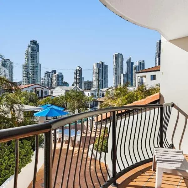 Surfers Paradise to Brisbane Airport (BNE) | Elevated Airport Transfer Experience Surfers Paradise to Brisbane Airport (BNE) | Elevated Airport Transfer Experience