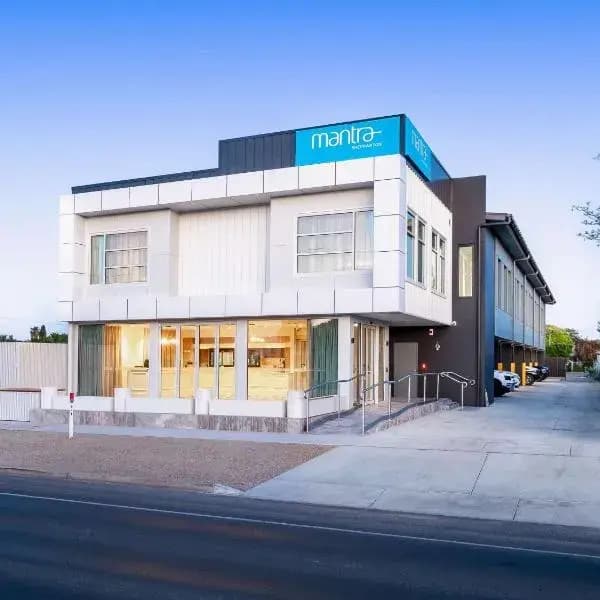 Gillieston to Melbourne Airport (MEL) | Elevated Airport Transfer Experience Gillieston to Melbourne Airport (MEL) | Elevated Airport Transfer Experience
