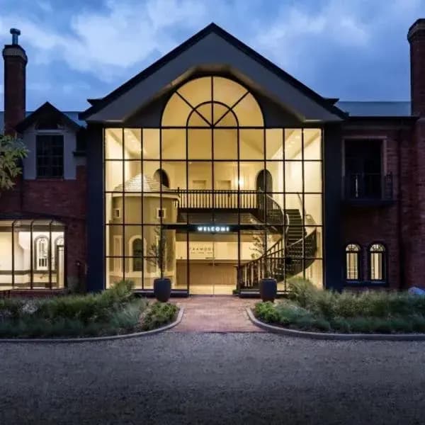Broadford to Melbourne Airport (MEL) | Elevated Airport Transfer Experience Broadford to Melbourne Airport (MEL) | Elevated Airport Transfer Experience