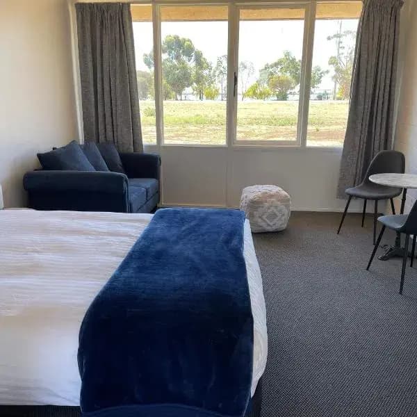 Beauchamp to Melbourne Airport (MEL) | Elevated Airport Transfer Experience Beauchamp to Melbourne Airport (MEL) | Elevated Airport Transfer Experience