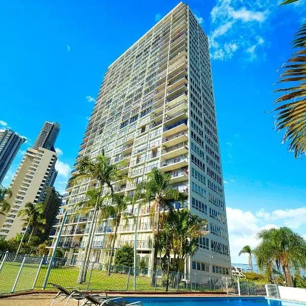 Surfers Paradise to Brisbane Airport (BNE) | Elevated Airport Transfer Experience Surfers Paradise to Brisbane Airport (BNE) | Elevated Airport Transfer Experience