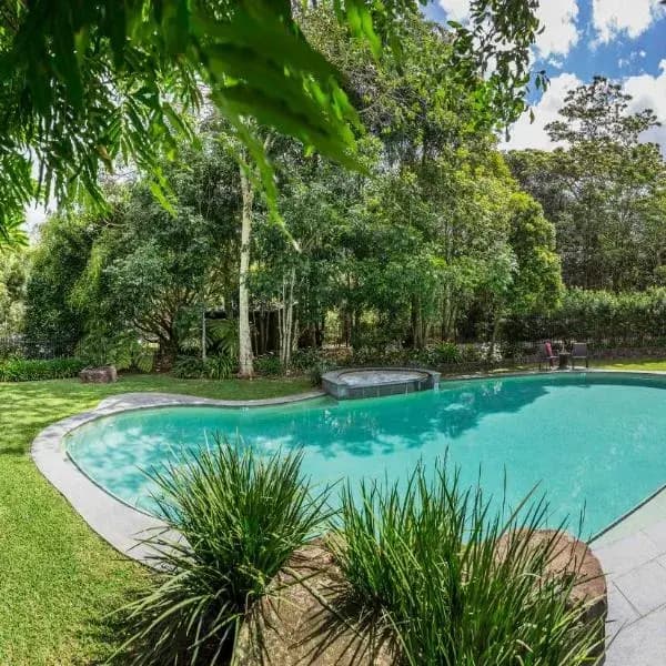 Maleny to Brisbane Airport (BNE) | Elevated Airport Transfer Experience Maleny to Brisbane Airport (BNE) | Elevated Airport Transfer Experience
