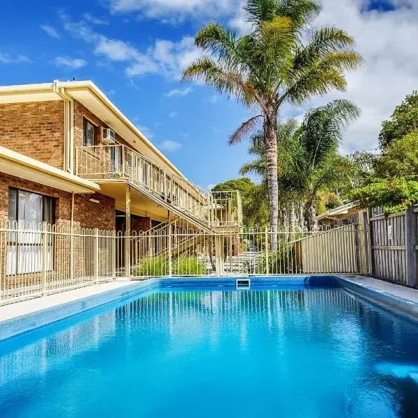 Lake Bunga to Melbourne Airport (MEL) | Elevated Airport Transfer Experience Lake Bunga to Melbourne Airport (MEL) | Elevated Airport Transfer Experience