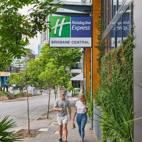 Spring Hill to Brisbane Airport (BNE) | Elevated Airport Transfer Experience Spring Hill to Brisbane Airport (BNE) | Elevated Airport Transfer Experience