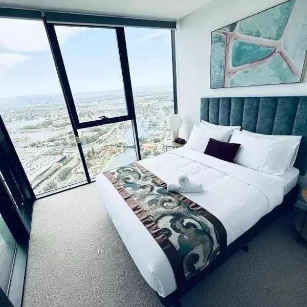 Clear Island Waters to Brisbane Airport (BNE) | Elevated Airport Transfer Experience Clear Island Waters to Brisbane Airport (BNE) | Elevated Airport Transfer Experience