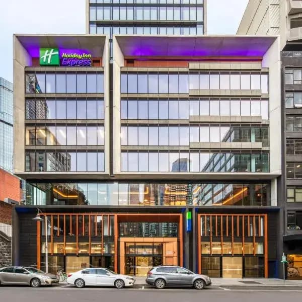 Southern Cross to Melbourne Airport (MEL) | Elevated Airport Transfer Experience Southern Cross to Melbourne Airport (MEL) | Elevated Airport Transfer Experience