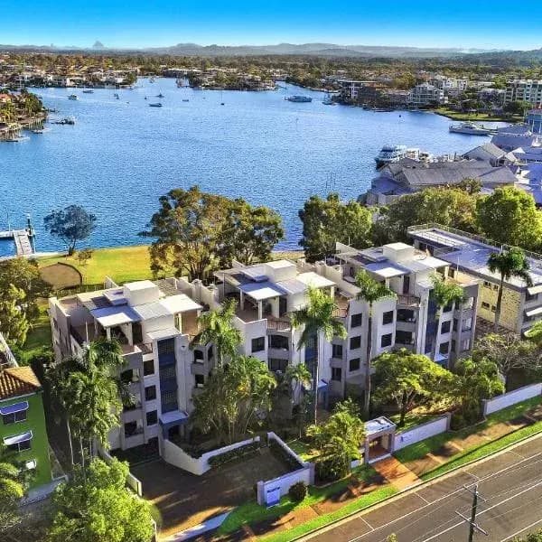 Kawana Waters to Brisbane Airport (BNE) | Elevated Airport Transfer Experience Kawana Waters to Brisbane Airport (BNE) | Elevated Airport Transfer Experience