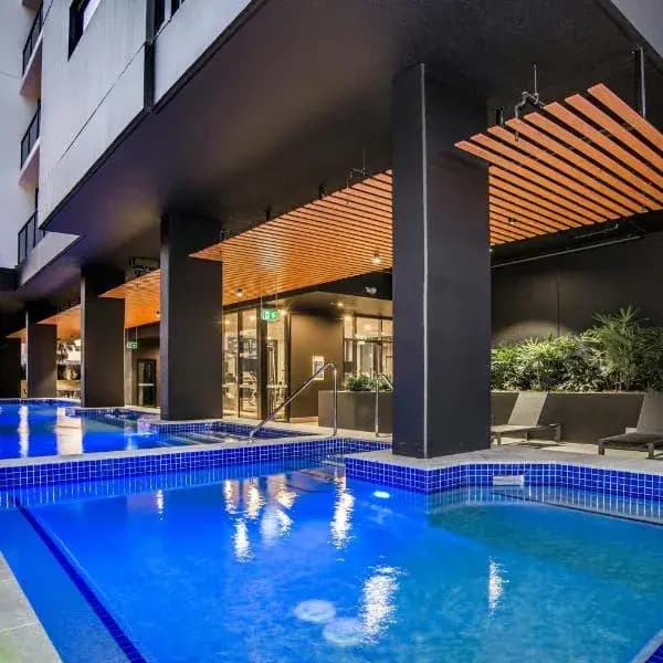 South Bank to Brisbane Airport (BNE) | Elevated Airport Transfer Experience South Bank to Brisbane Airport (BNE) | Elevated Airport Transfer Experience