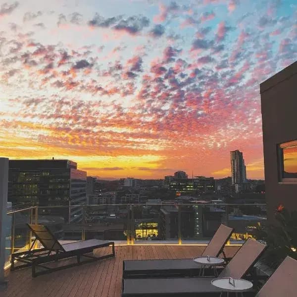 Teneriffe to Brisbane Airport (BNE) | Elevated Airport Transfer Experience Teneriffe to Brisbane Airport (BNE) | Elevated Airport Transfer Experience