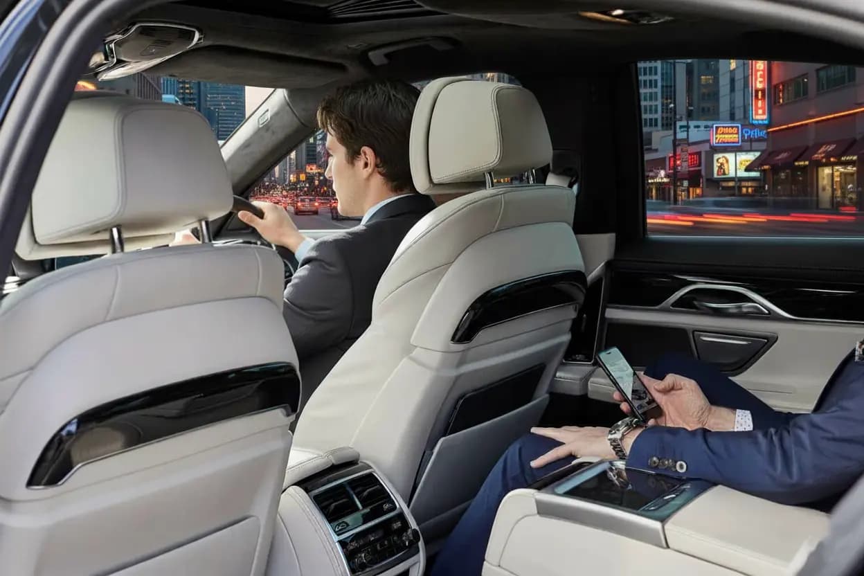 Hire Private Driver Melbourne for Airport & City Transfers Hire Private Driver Melbourne for Airport & City Transfers