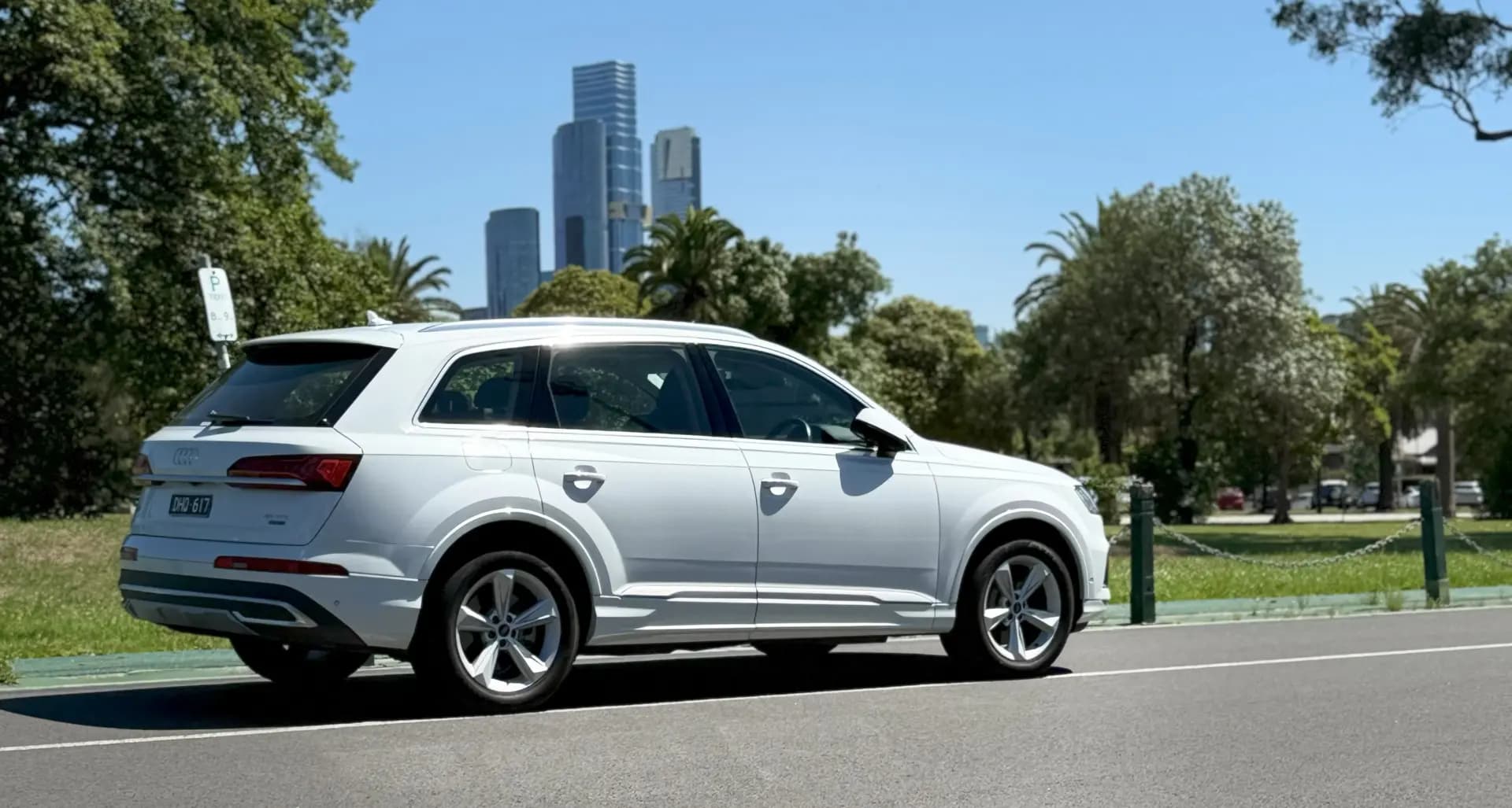 Hamilton to Brisbane Airport (BNE) | Elevated Airport Transfer Experience Hamilton to Brisbane Airport (BNE) | Elevated Airport Transfer Experience