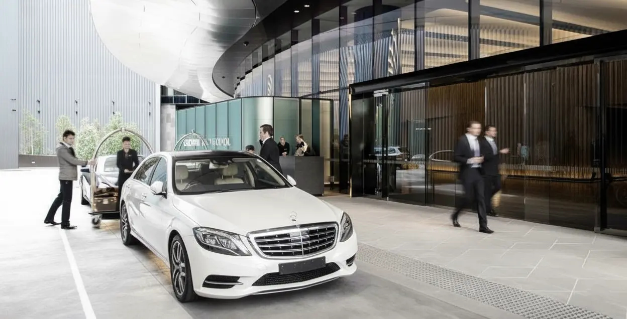 Melbourne Airport to Crown Metropol Hotel Private Transfer | MNMRiDEZ Chauffeur Melbourne Airport to Crown Metropol Hotel Private Transfer | MNMRiDEZ Chauffeur